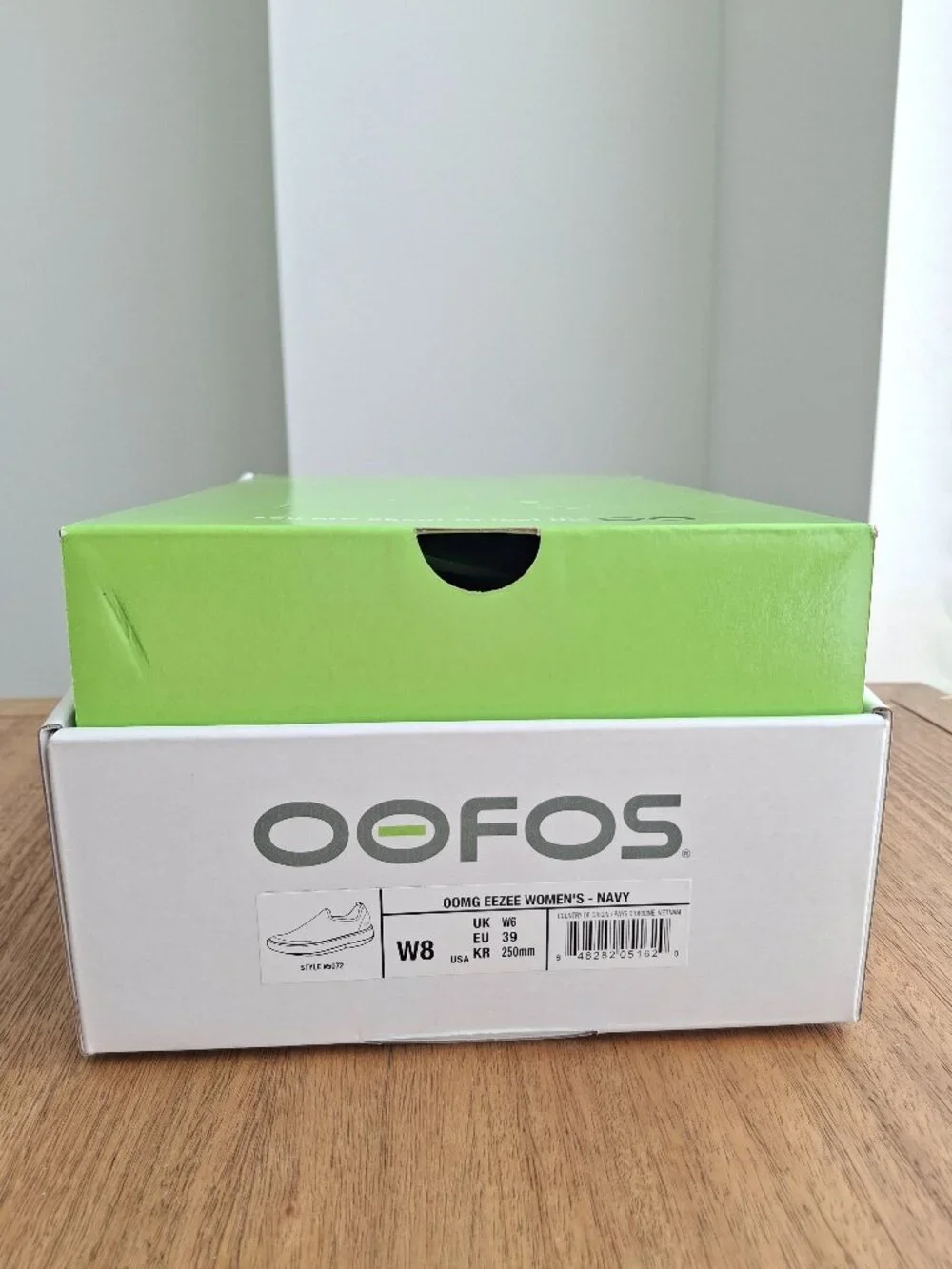 (New) OOFOS – OOmg eeZee Low Recovery Shoes (Navy) – Women's 8